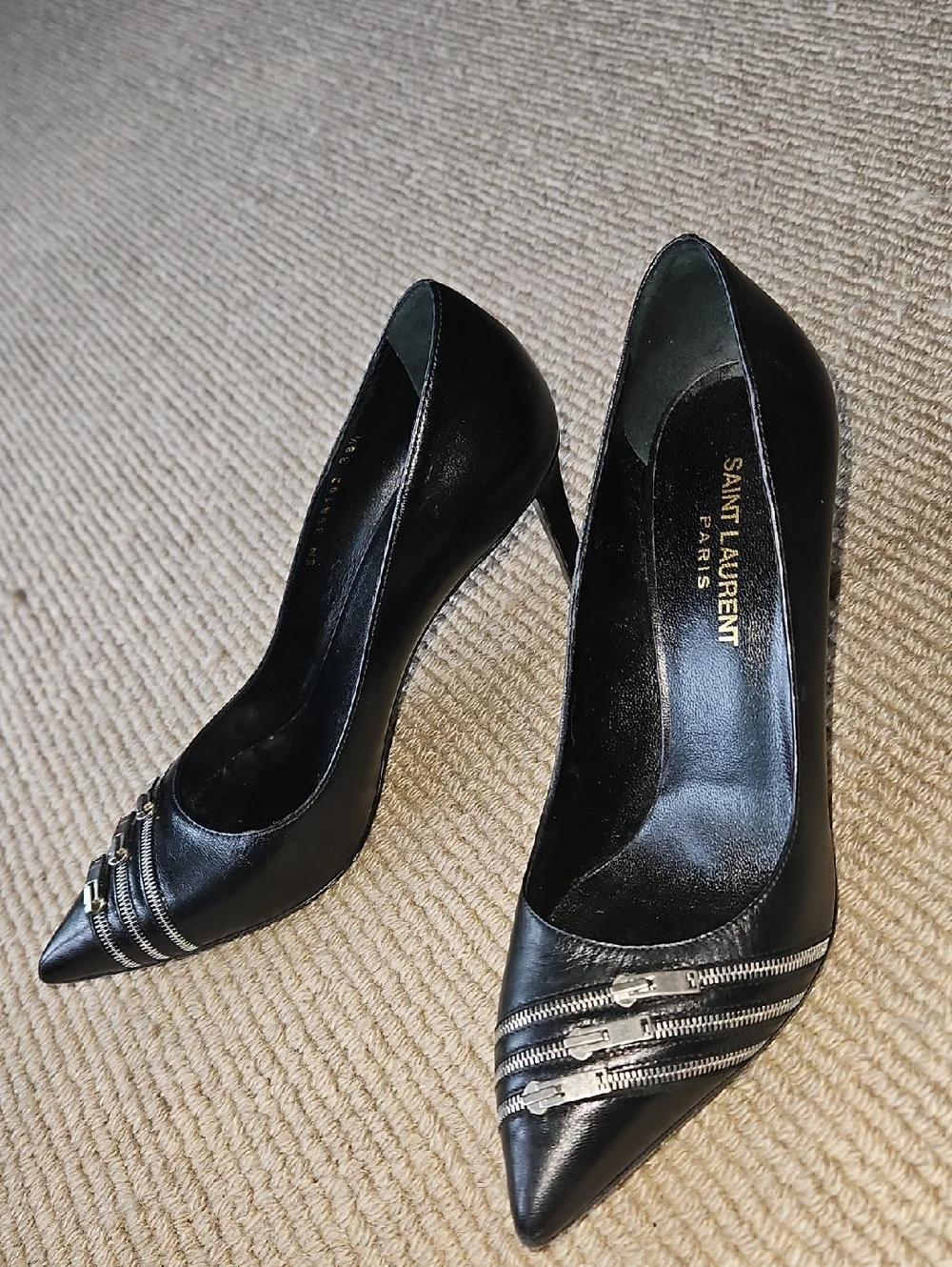 EUC Saint Laurent Black Leather Pointed-Toe Stilettos Pumps W  Zipper Accents - Picture 3 of 7